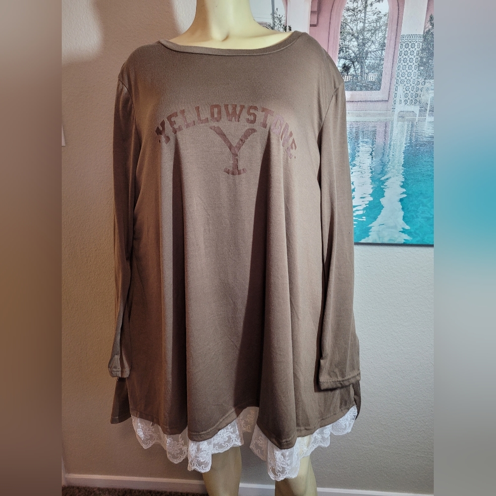 Yellowstone tan top lace bottom 2XL